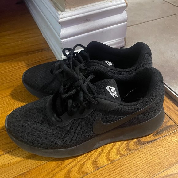 All Black Nike Running Shoes - Women's Size 8 - Picture 3 of 3